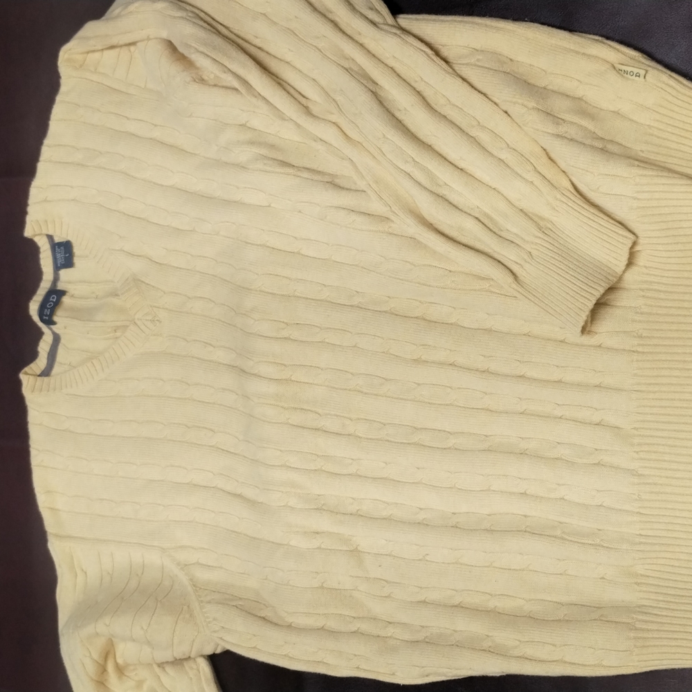 Izod yellow v neck